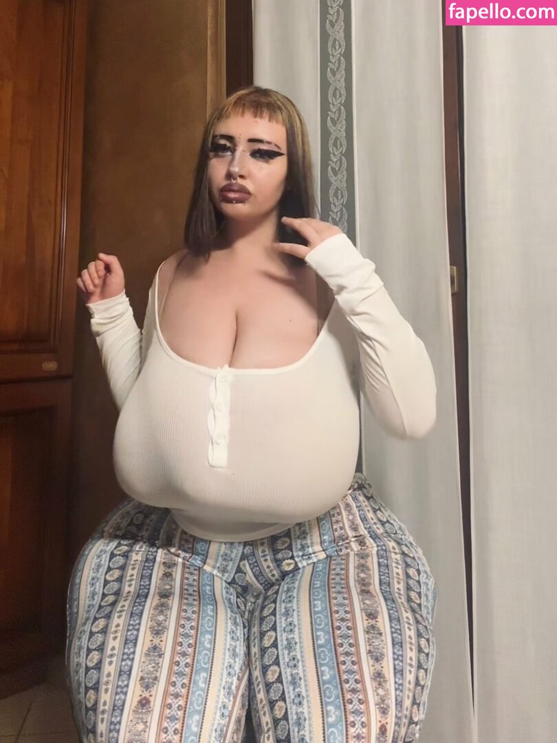 Mxmmytina / Vvalentinabonetalli Nude Leaked OnlyFans Photo #37