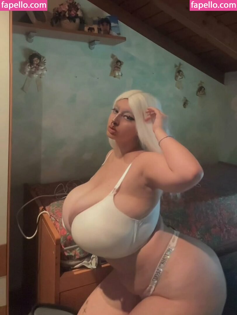 VVALENTINABONETALLI / mxmmytina Nude Leaked OnlyFans Photo #151