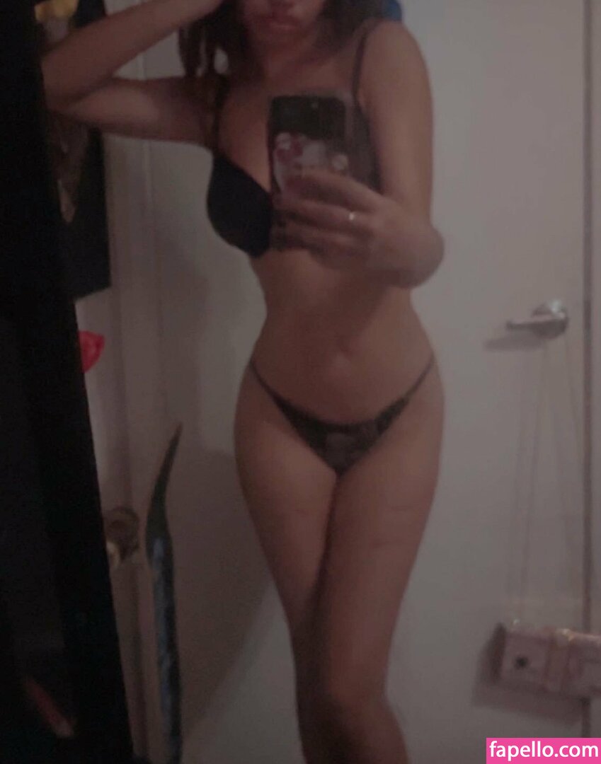 vixzi / vveowx Nude Leaked  Photo #9