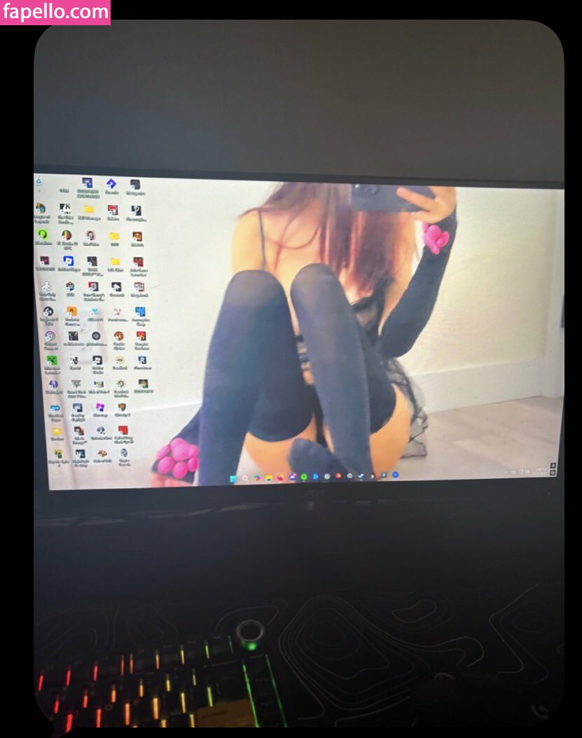 vixzi / vveowx Nude Leaked  Photo #26