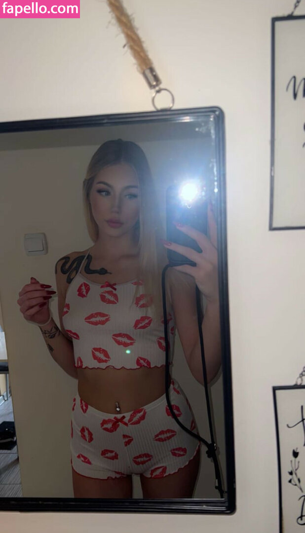 Vvikaraa / vikaraa_by_km Nude Leaked OnlyFans Photo #21