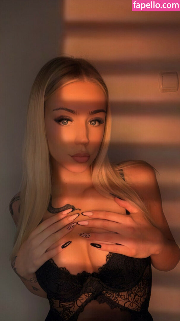 Vvikaraa / vikaraa_by_km Nude Leaked OnlyFans Photo #26