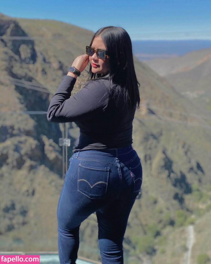 Xximev / marikamilaniofficial Nude Leaked OnlyFans Photo #8