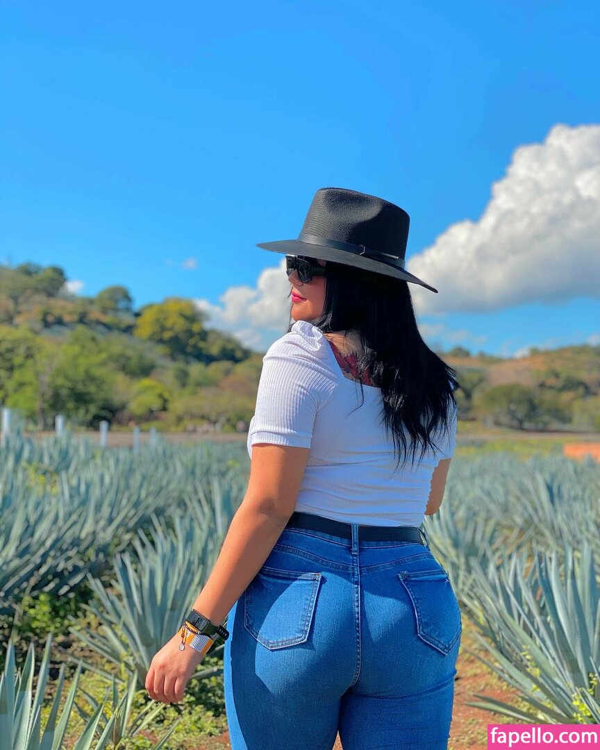 Xximev / marikamilaniofficial Nude Leaked OnlyFans Photo #10