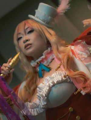 Yaya Han #352