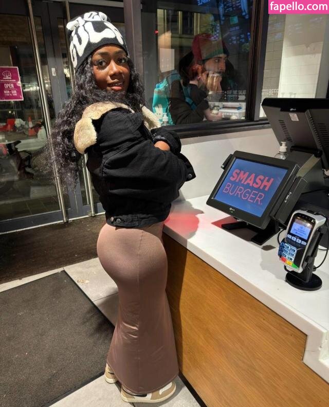 Yyaizabennett / aishhabennett Nude Leaked  Photo #1