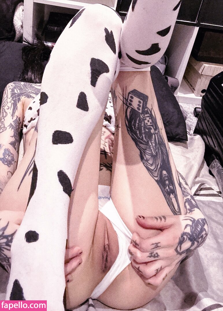 Zzem Zzem / x3m_0x77_void / yl0_o Nude Leaked OnlyFans Photo #5