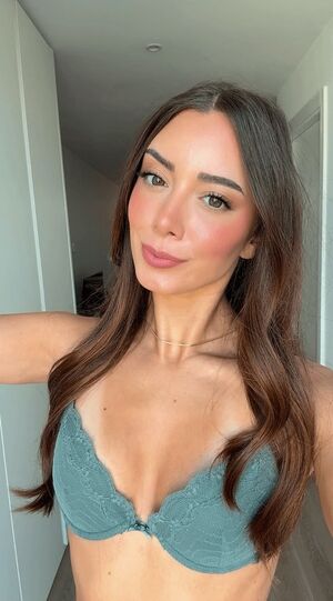 Loveisannaa / Yourcutiegirly #10